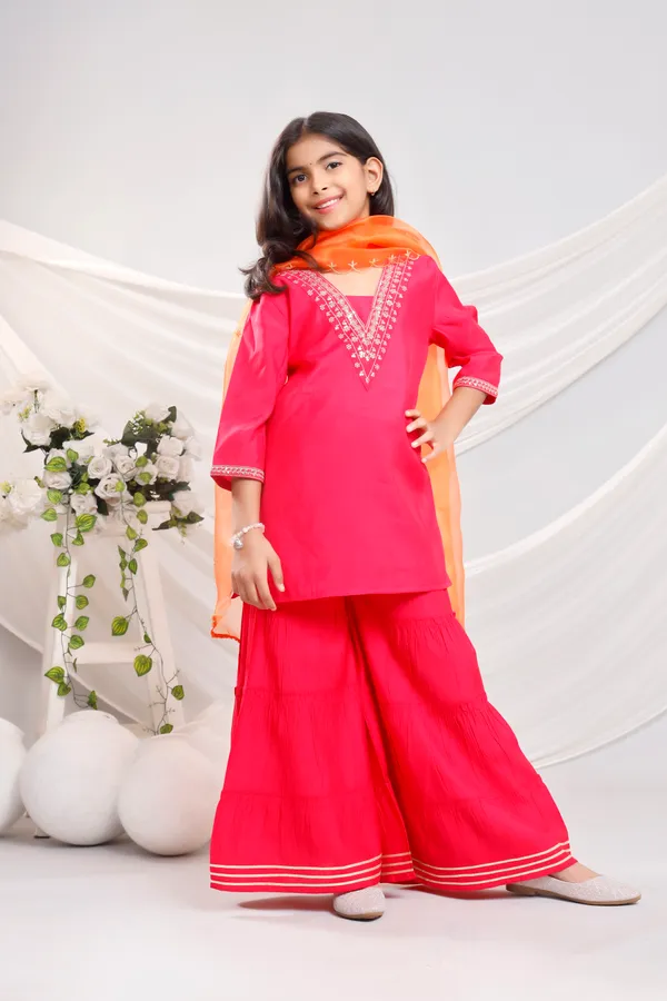 Red_Silk_Kurta_Set_For_Girls