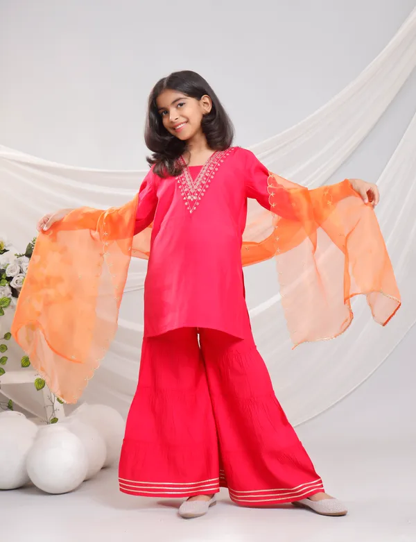 Red_Silk_Kurta_Set_For_Girls