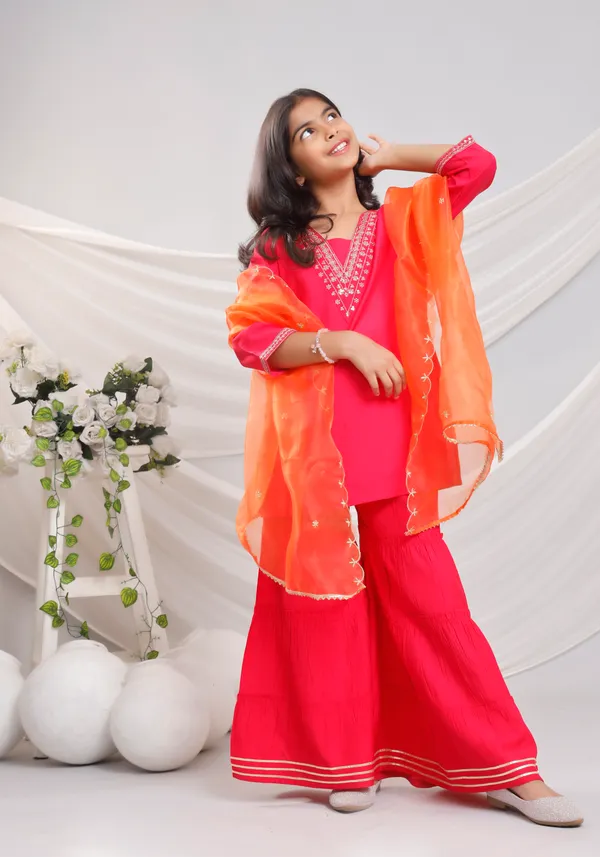 Red_Silk_Kurta_Set_For_Girls