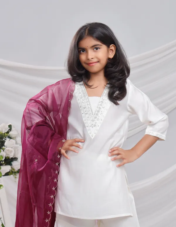 White_Silk_Kurta_Set_For_Girls
