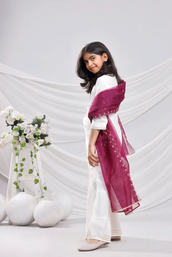 White_Silk_Kurta_Set_For_Girls