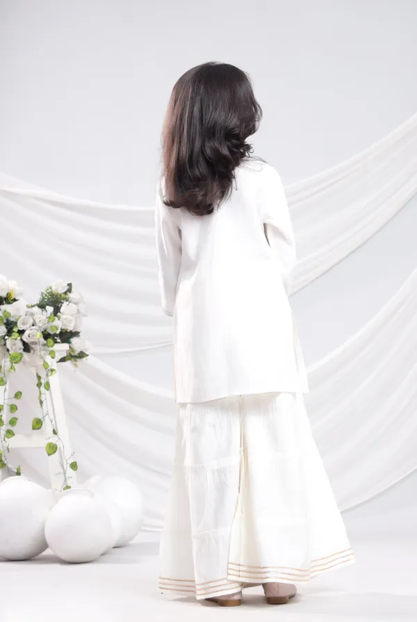 White_Silk_Kurta_Set_For_Girls