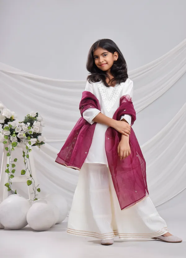 White_Silk_Kurta_Set_For_Girls