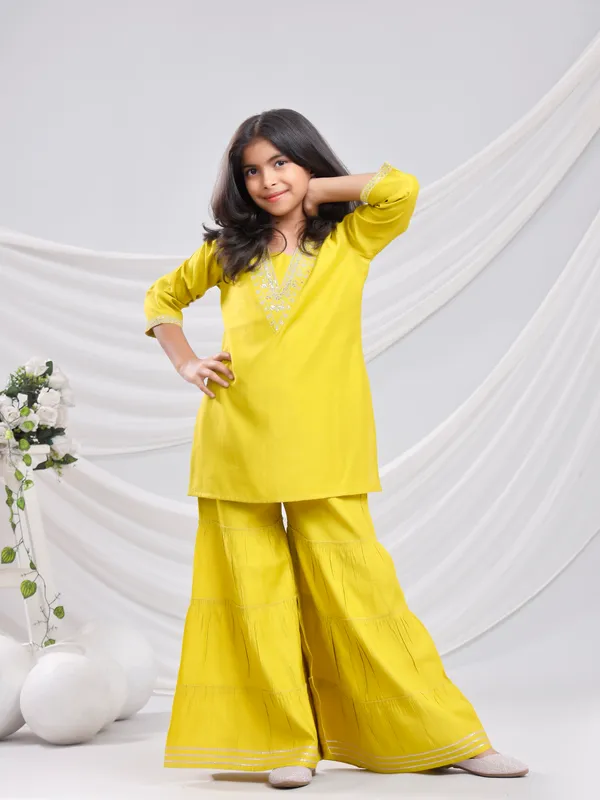 Yellow_Silk_Kurta_Set_For_Girls