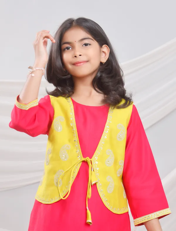 Red_Silk_Kurta_Set_For_Girls