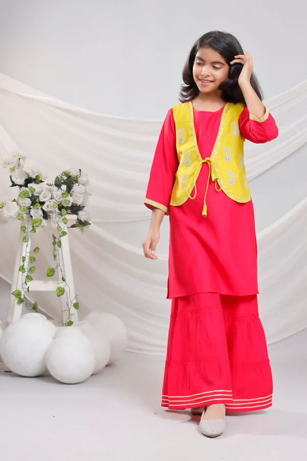 Red_Silk_Kurta_Set_For_Girls