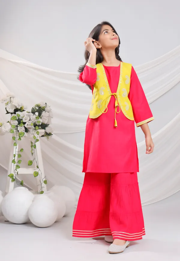 Red_Silk_Kurta_Set_For_Girls