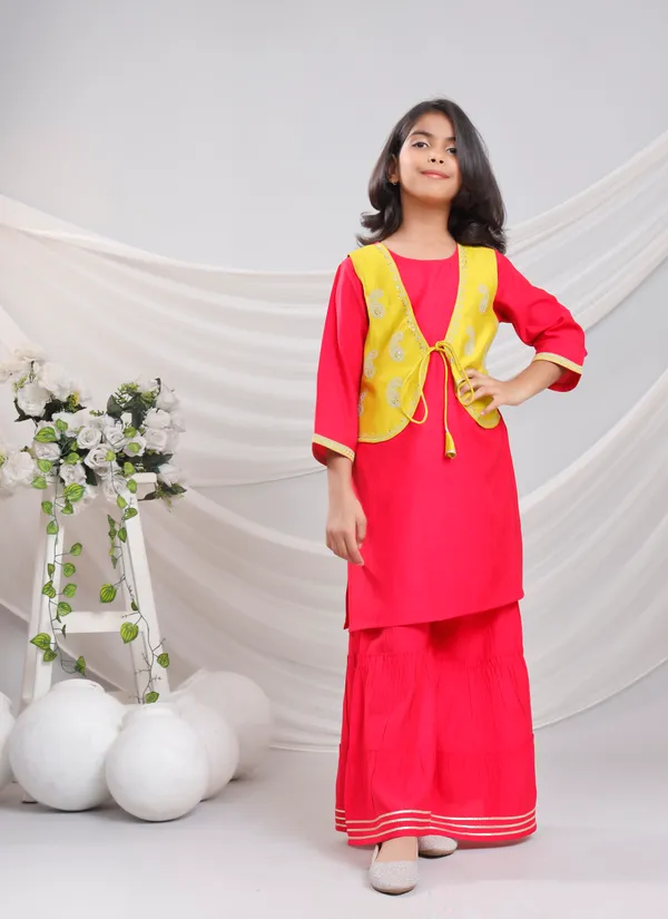 Red_Silk_Kurta_Set_For_Girls