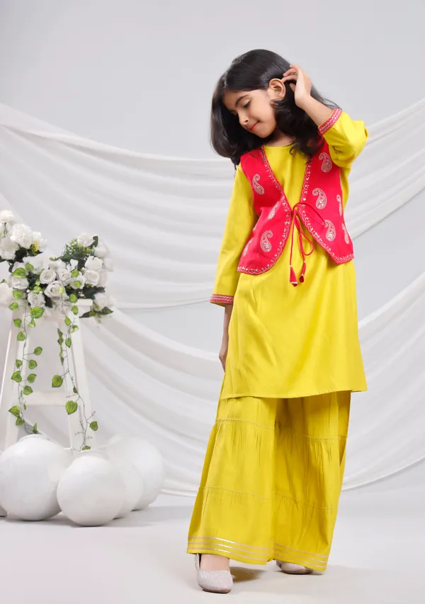 Yellow_Silk_Kurta_Set_For_Girls