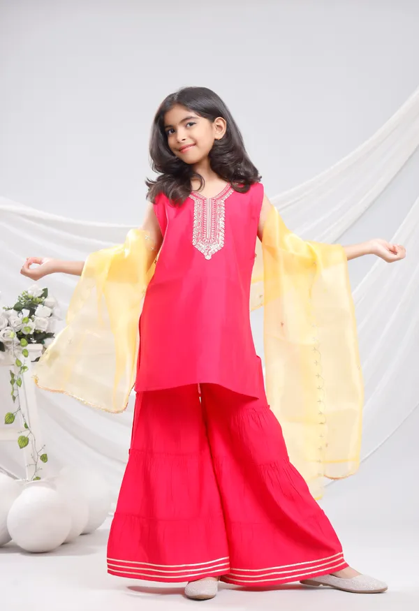 Red_Silk_Kurta_Set_For_Girls