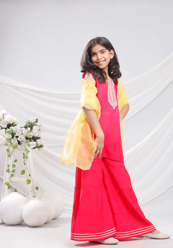 Red_Silk_Kurta_Set_For_Girls