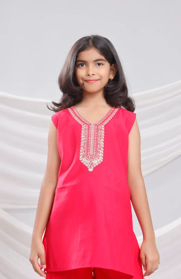 Red_Silk_Kurta_Set_For_Girls