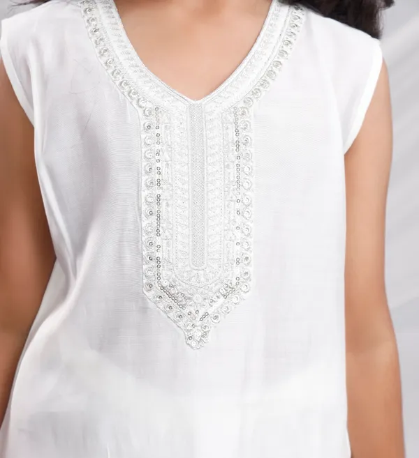 White_Silk_Kurta_Set_For_Girls