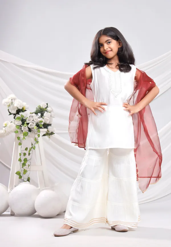 White_Silk_Kurta_Set_For_Girls