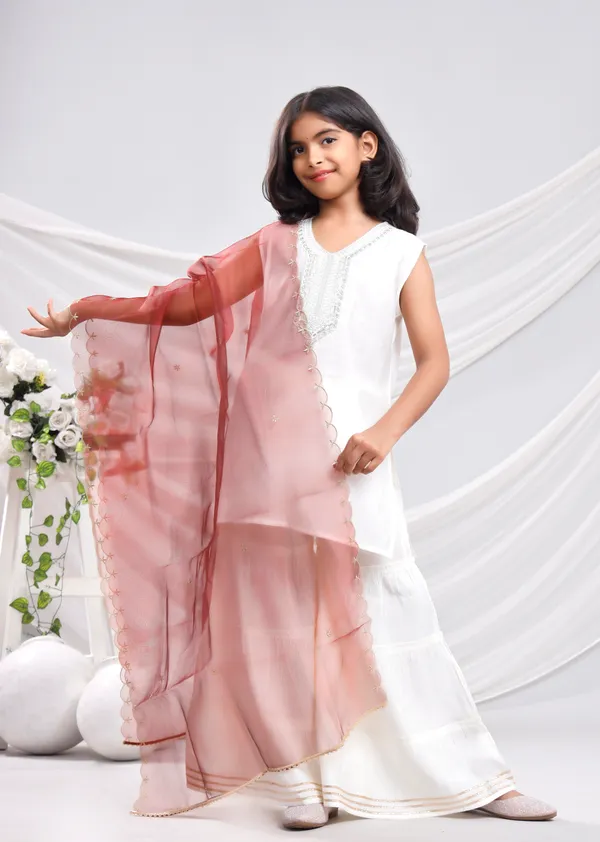 White_Silk_Kurta_Set_For_Girls