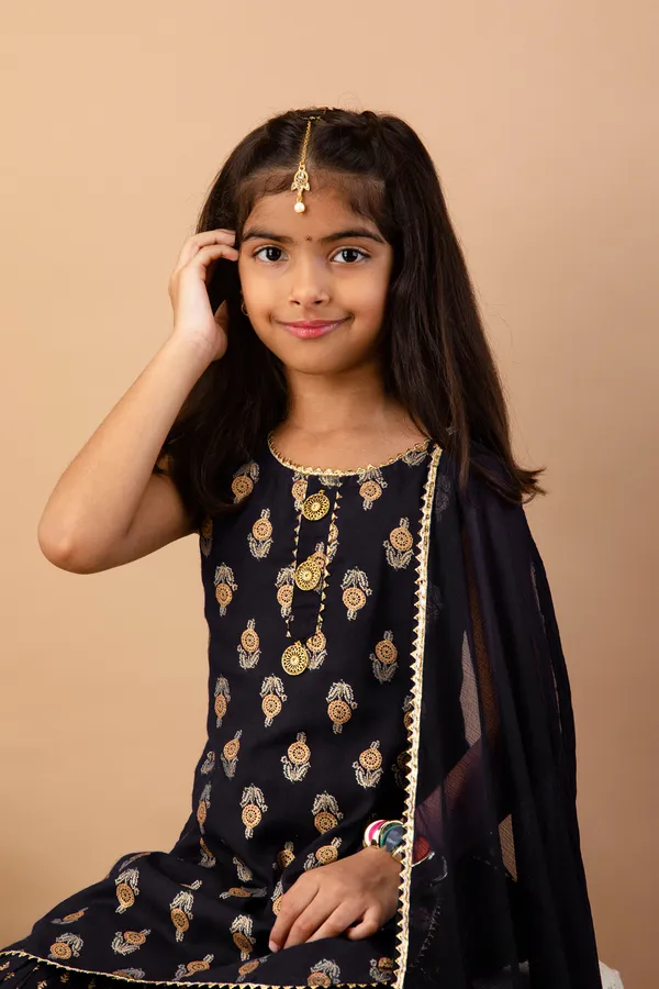 Black_Rayon_Kurta_Set_For_Girls