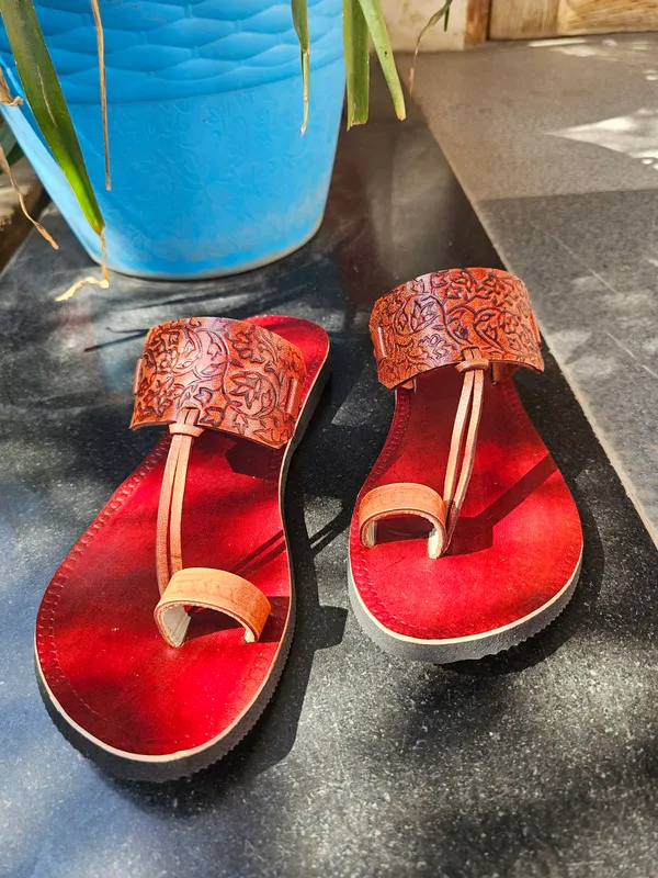 Women_2_strap_block_print_slippers