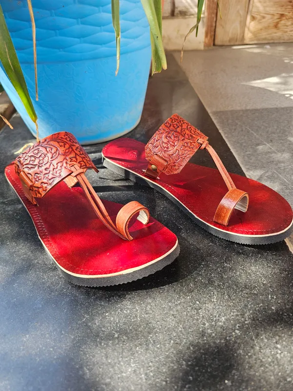 Women_2_strap_block_print_slippers
