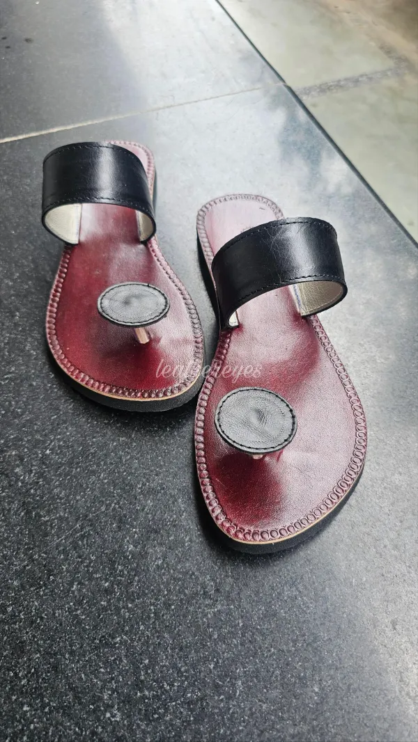 Ethnic_women_black_leather_padukas