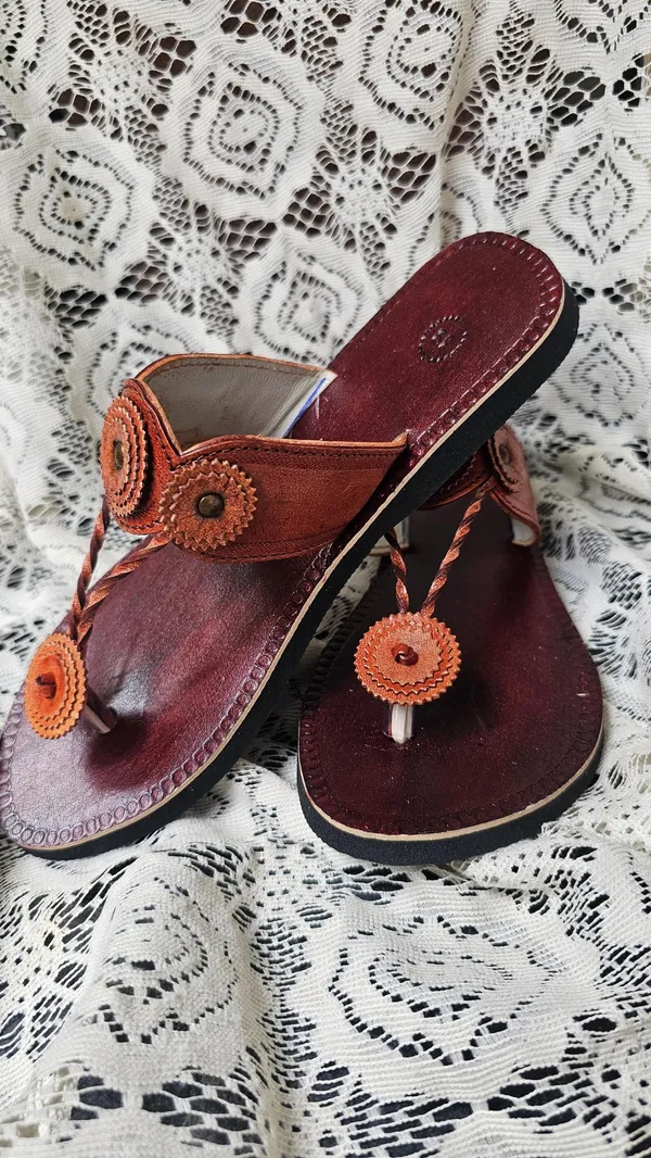 Women_cutout_lattoo_strap_tan_kohlapuri