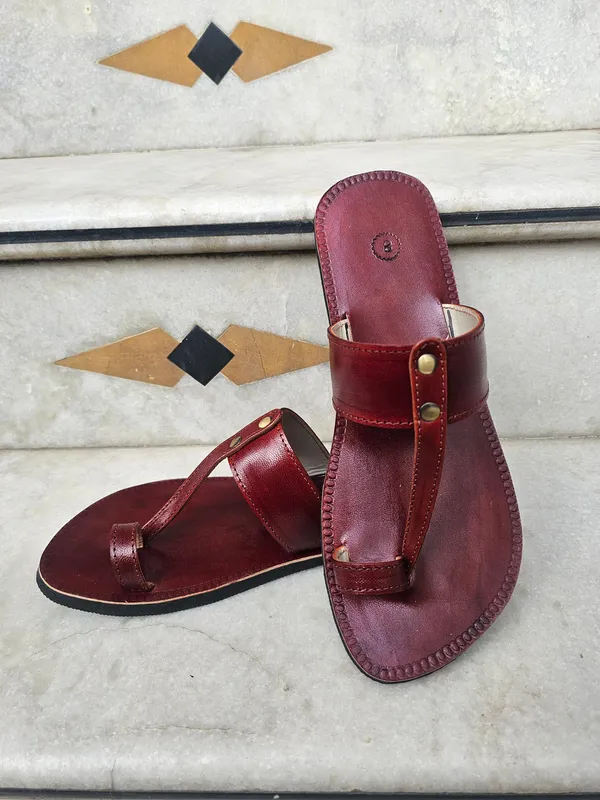 Men_leather_plain_kohlapuri