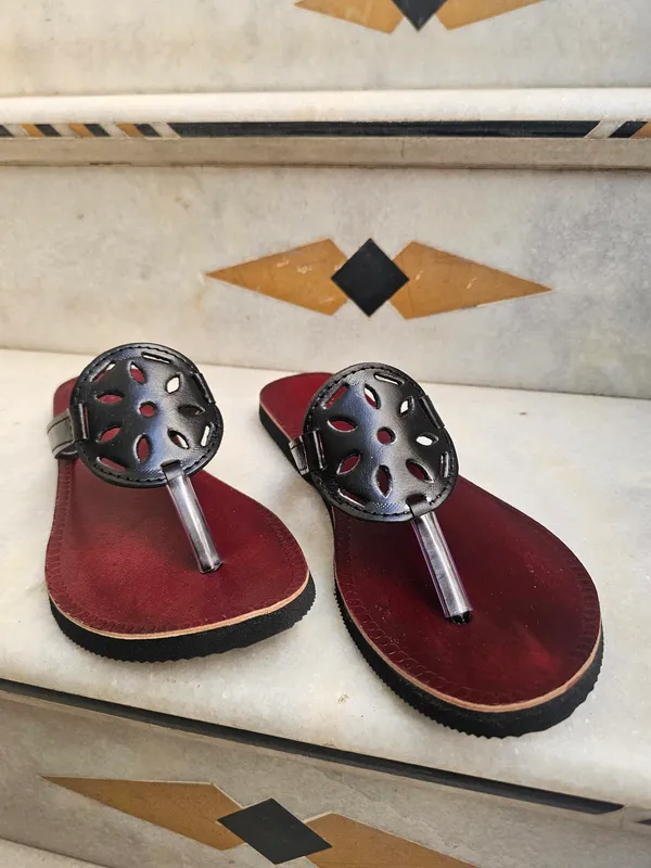 Women_black_cutpunch_leather_rakhi_slippers