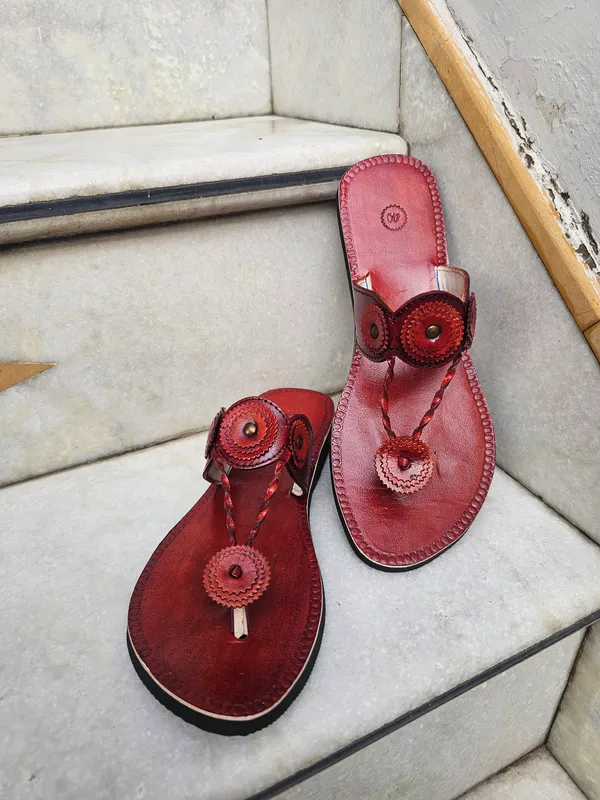 Women_cutout_lattoo_strap_cherry_brown_kohlapuri