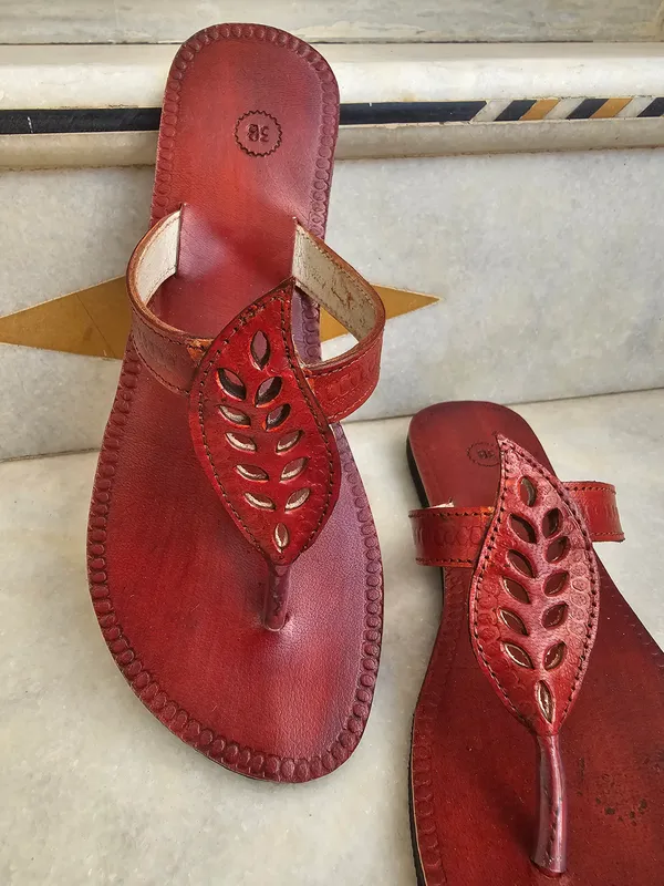 Leaf_strap_genuine_leather_women_slippers
