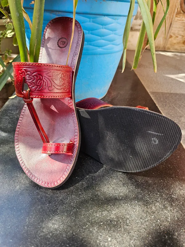 Women_side_strap_block_print_slippers