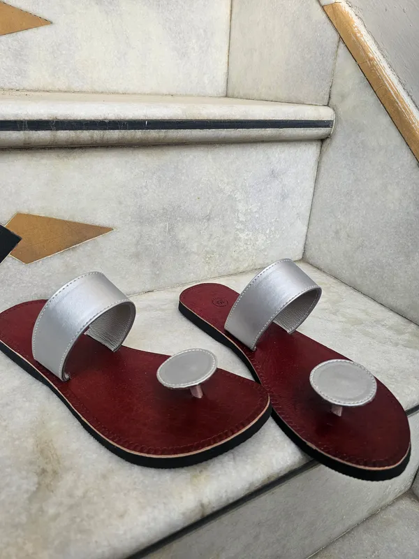 Ethnic_women_paduka_in_silver_leather