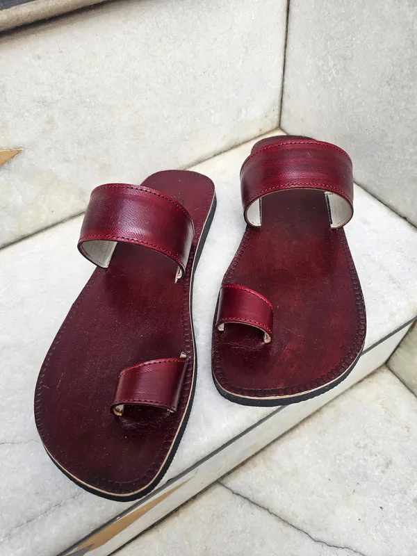 Ethnic_men_toe_ring_slippers