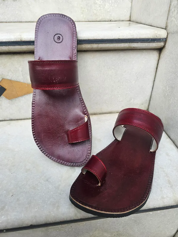 Ethnic_men_toe_ring_slippers