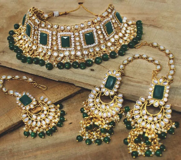 Dark_Green_Zinc_Alloy_Premium_Kundan_Mang_Tika_Necklace_Earring_For_Brides