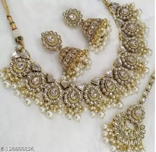 Green_Zinc_Alloy_Elegant_Kundan_Necklace_Set_With_Mang_Tika_For_Wedding_Festivals