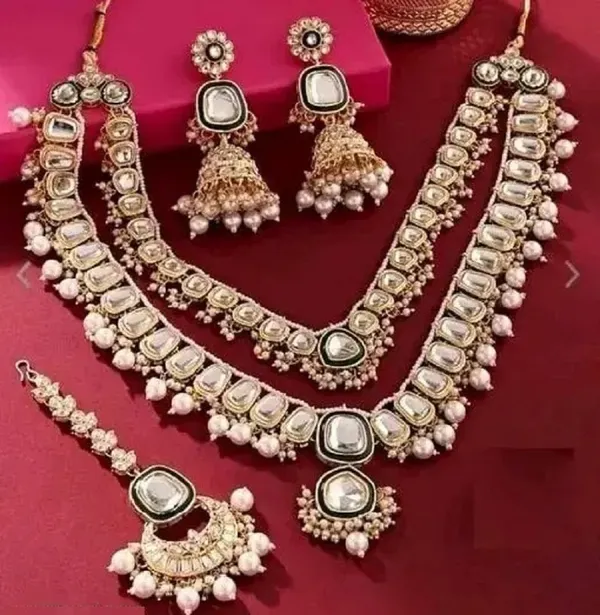 White_Zinc_Alloy_Grand_Wedding_Kundan_Necklace_And_Earring_Set_With_Mang_Tika