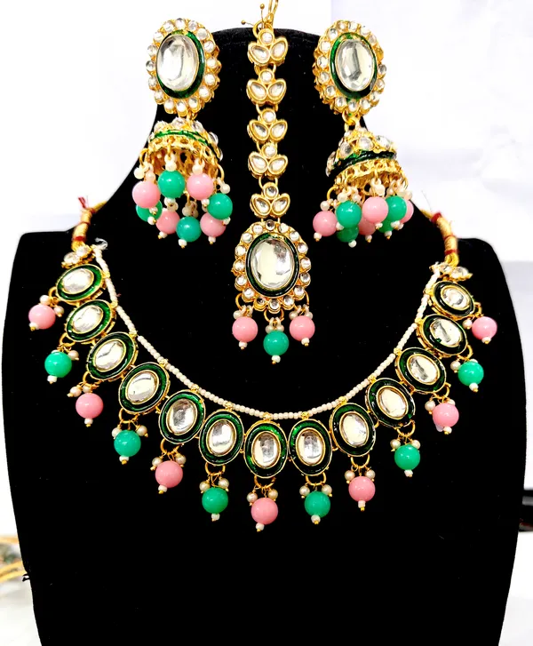 Multicolour_Zinc_Alloy_Grand_Wedding_Kundan_Necklace_And_Earring_Set_With_Mang_Tika
