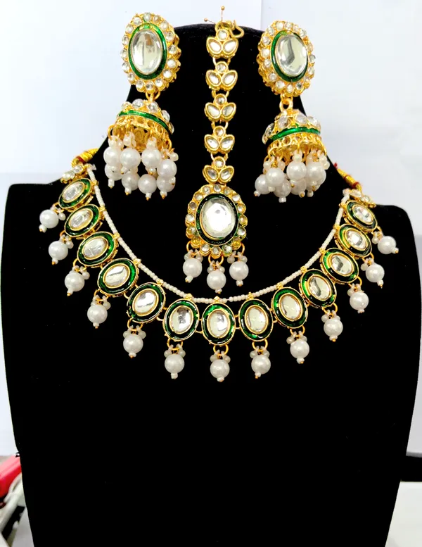 White_Zinc_Alloy_Designer_Kundan_Necklace_Earring_Mang_Tika_For_Wedding_Functions