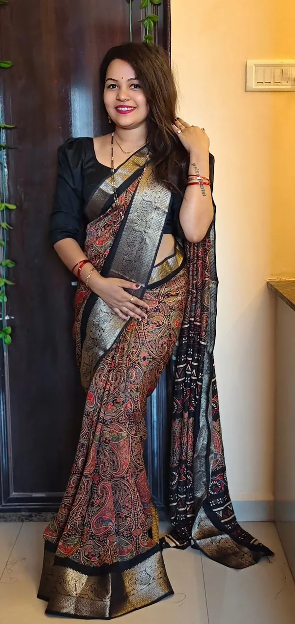 Premium_Soft_Georgette_Ajrakh_Print_Saree_with_Zari_Border_|_Lightweight_Daily_&_Office_Wear_Saree_with_Designer_Blouse_Piece