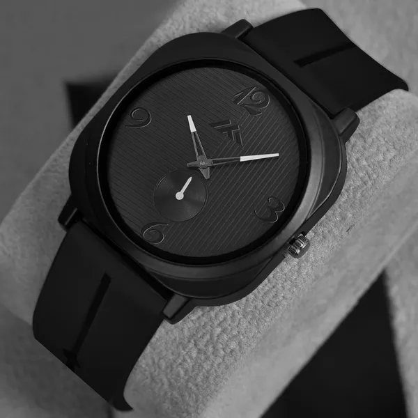 Black_Analog_Quartz_Watch_With_Silicone_Strap_For_Men