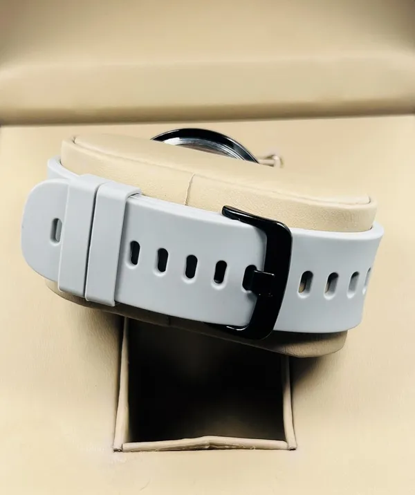 Grey_Analog_Quartz_Watch_With_Silicone_Strap_For_Men