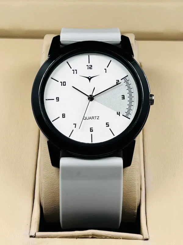 Grey_White_Quartz_Analog_Watch_With_Silicone_Strap_For_Men