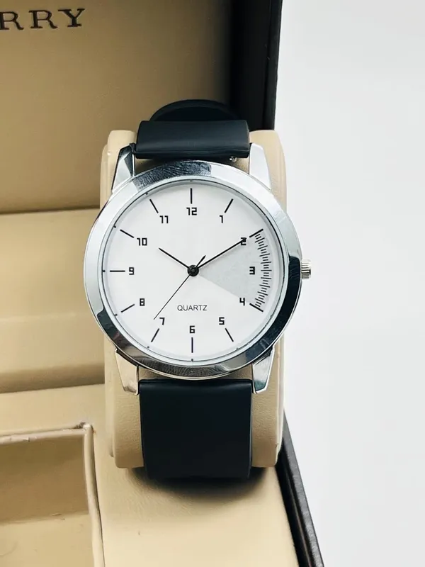 Black_Analog_Quartz_Watch_With_Silicone_Strap_For_Men