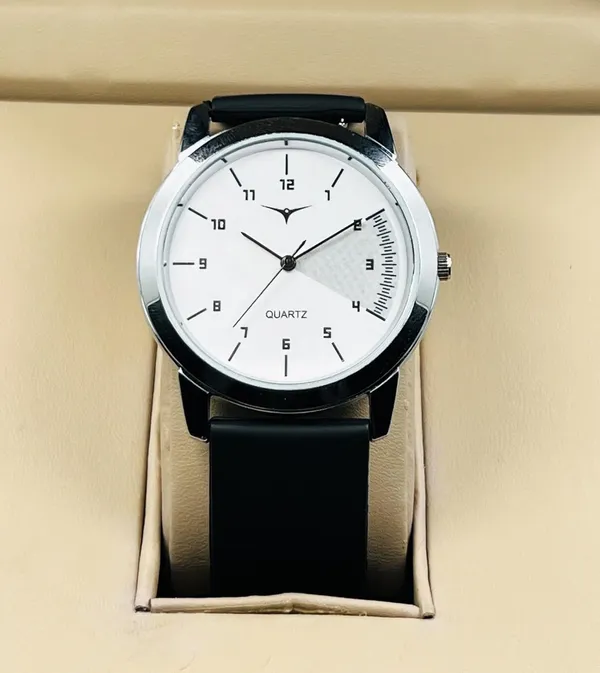 Black_Analog_Quartz_Watch_With_Silicone_Strap_For_Men