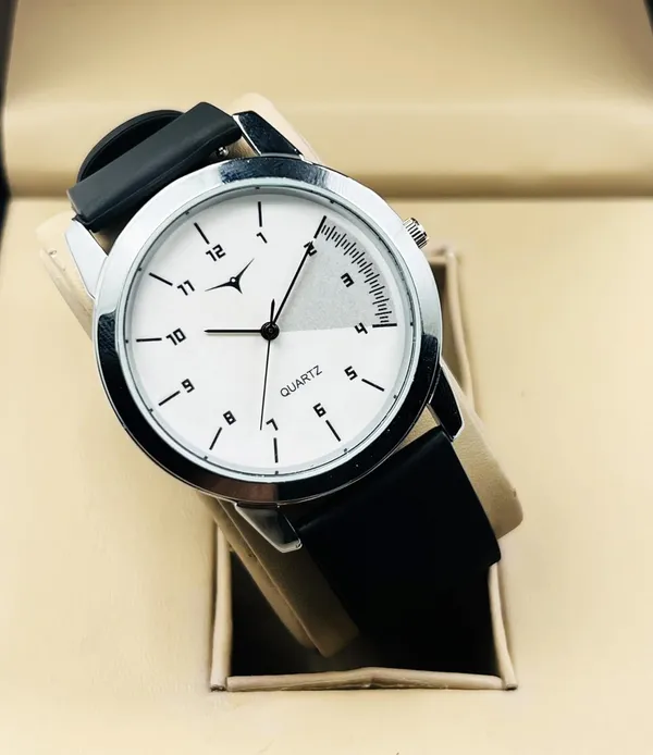 Black_Analog_Quartz_Watch_With_Silicone_Strap_For_Men