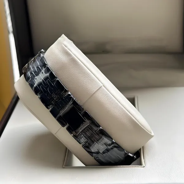 Black_Roman_Numeral_Quartz_Watch_For_Men