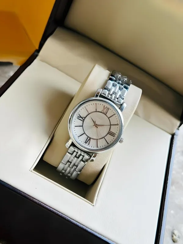 Silver_Roman_Numeral_Quartz_Dress_Watch_With_Metal_Bracelet_For_Men
