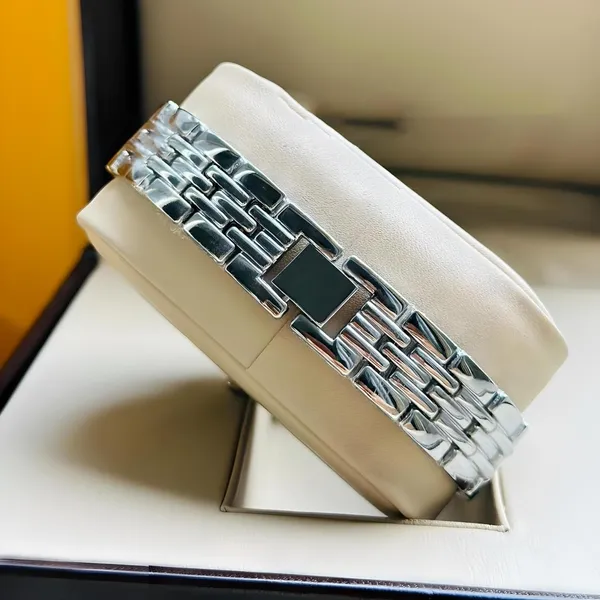 Silver_Roman_Numeral_Quartz_Dress_Watch_With_Metal_Bracelet_For_Men