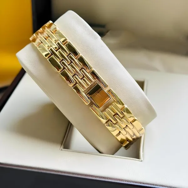 Gold_Roman_Numeral_Quartz_Dress_Watch_With_Metal_Bracelet_For_Men