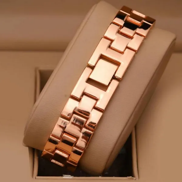 Rose_Gold_Quartz_Bracelet_Watch_For_Women