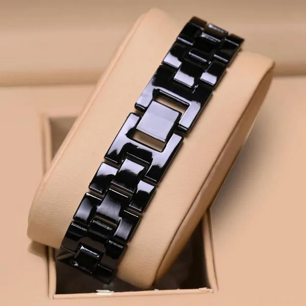 Black_Quartz_Bracelet_Watch_For_Women